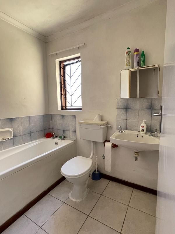 5 Bedroom Property for Sale in Tembani Western Cape